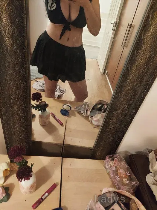 Mel, 30 years beautiful nude Dublin escorts girl, height 175 sm, Weight 75 kg