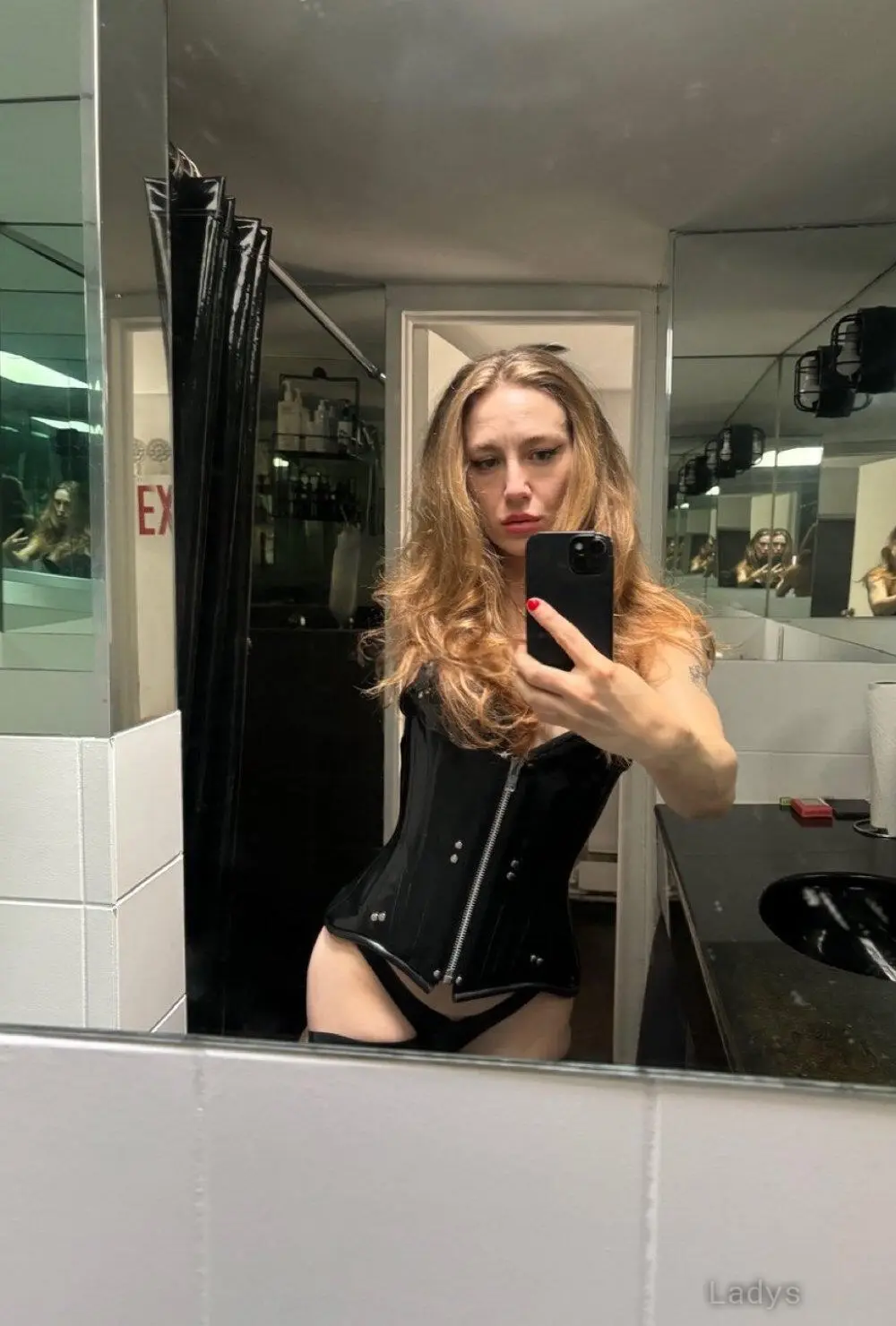 Sarah, 27 years beautiful nude Dublin escorts girl, height 165 sm, Weight 45 kg
