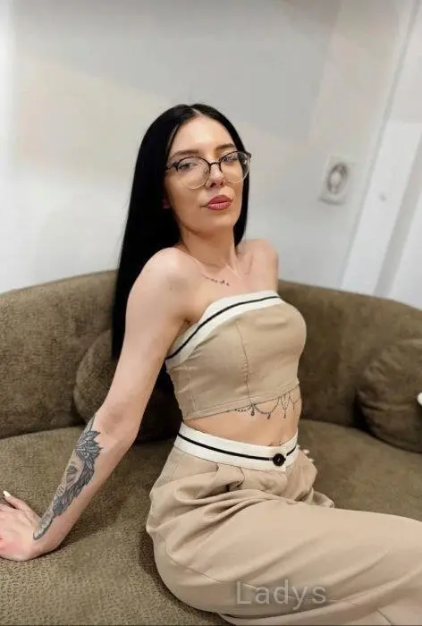 Kleo, 25 years beautiful nude Durres escorts girl, height 167 sm, Weight 51 kg