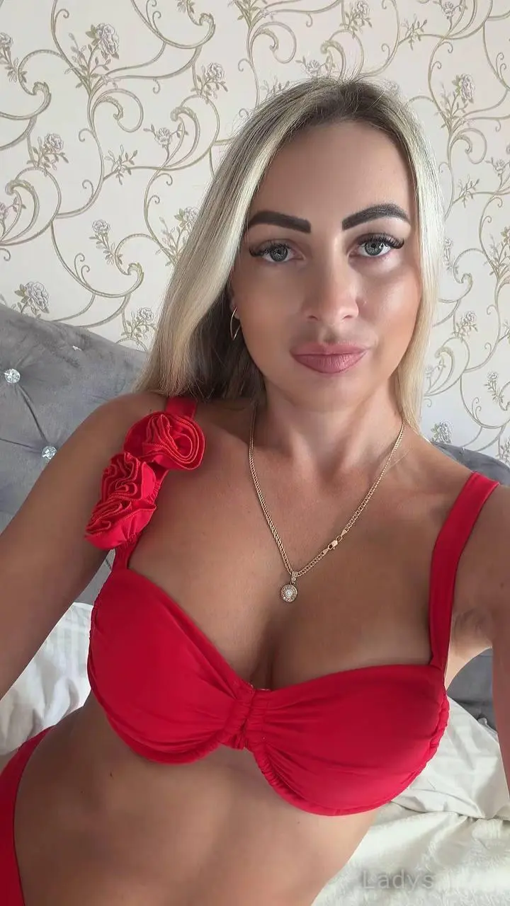 Lynda, 25 years beautiful nude Durres escorts girl, height 163 sm, Weight 53 kg
