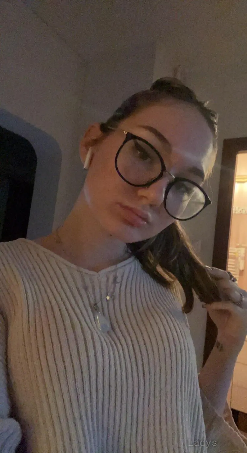 Lisa, 23 years beautiful nude Eagan escorts girl, height 170 sm, Weight 46 kg
