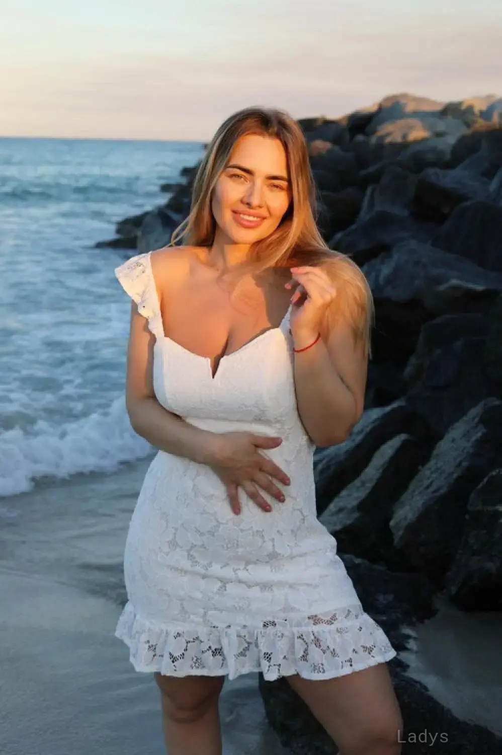umalove, 25 years old East Bay escort girl with big tits, height 164 sm, Weight 57 kg
