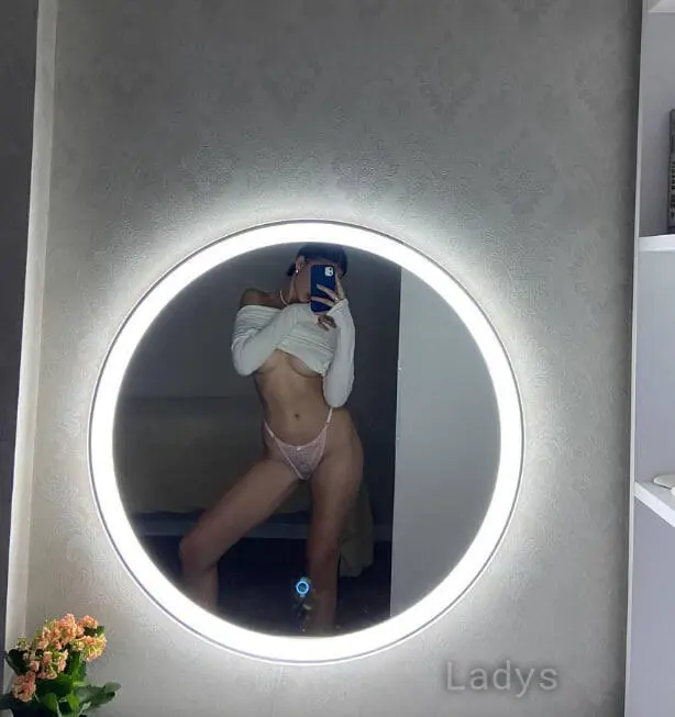 Zoi_Krays, 22 years beautiful nude East Bay escorts girl, height 157 sm, Weight 50 kg