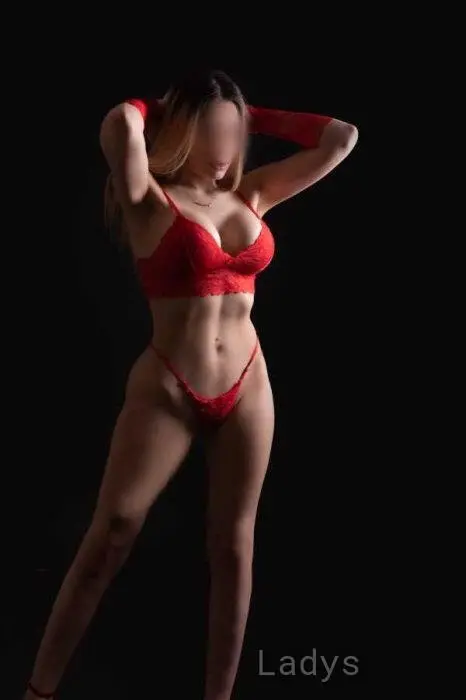 Jasmine, 24 years beautiful nude Edinburgh escorts girl, height 161 sm, Weight 58 kg