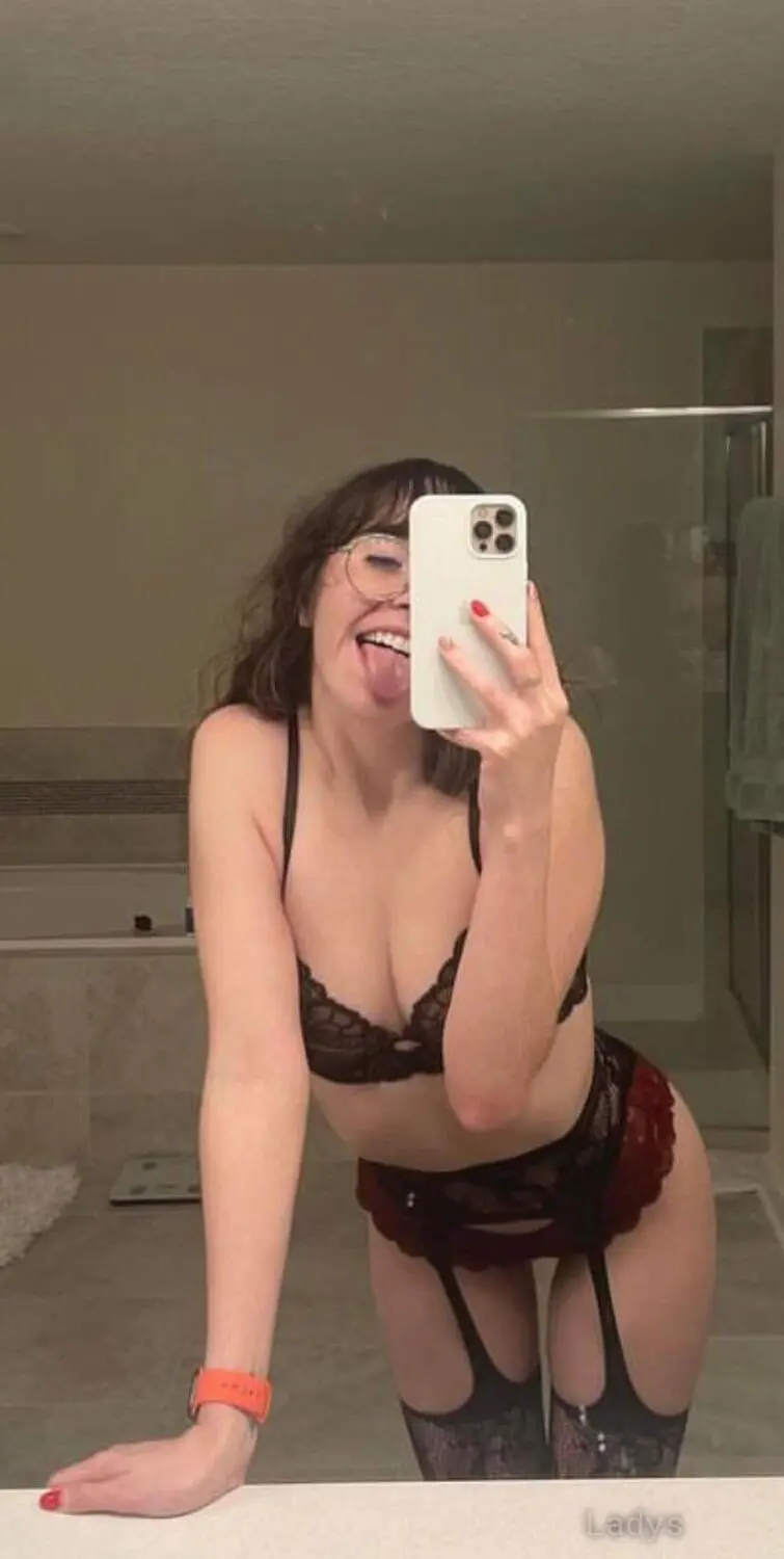 Cate, 29 years beautiful nude Edmonton escorts girl, height 168 sm, Weight 46 kg