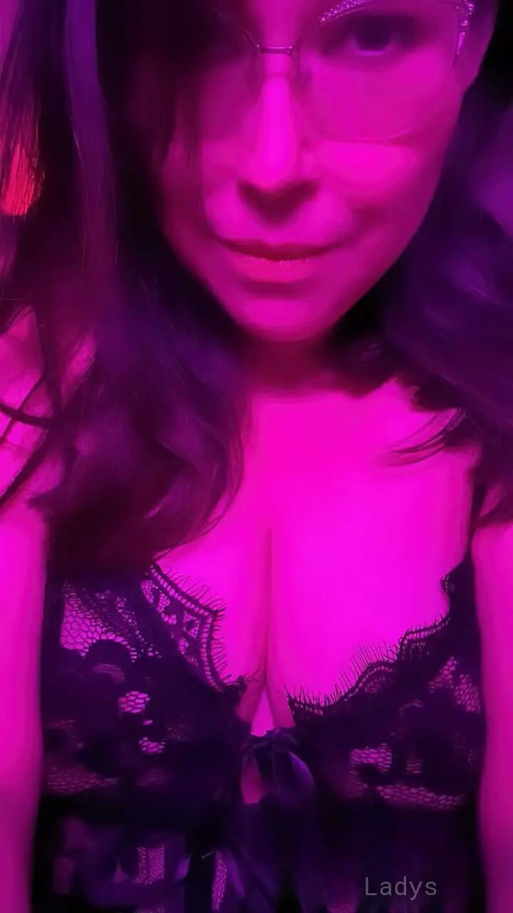Harem, 40 years beautiful nude Edmonton escorts girl, height 169 sm, Weight 78 kg