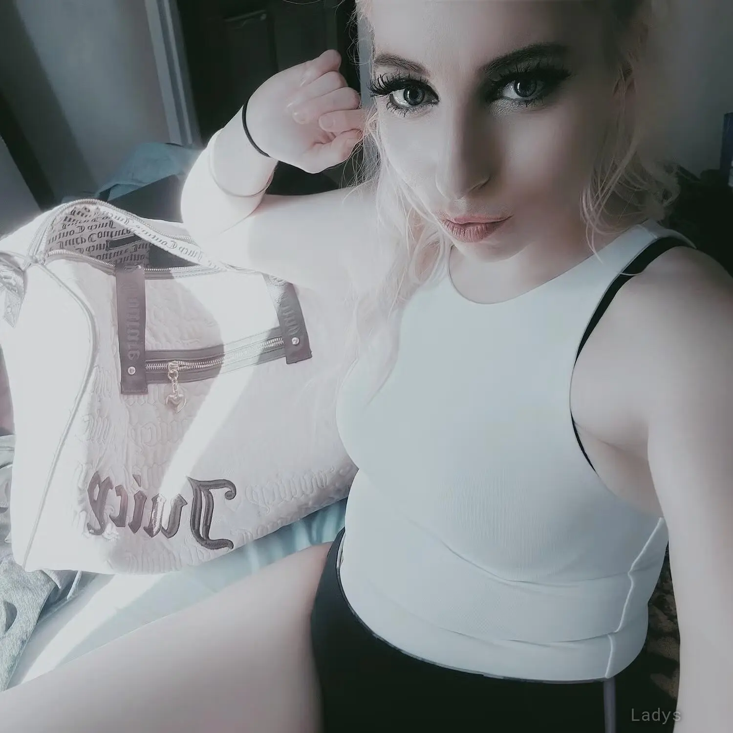 Heidi, 20 years beautiful nude Edmonton escorts girl, height 168 sm, Weight 53 kg