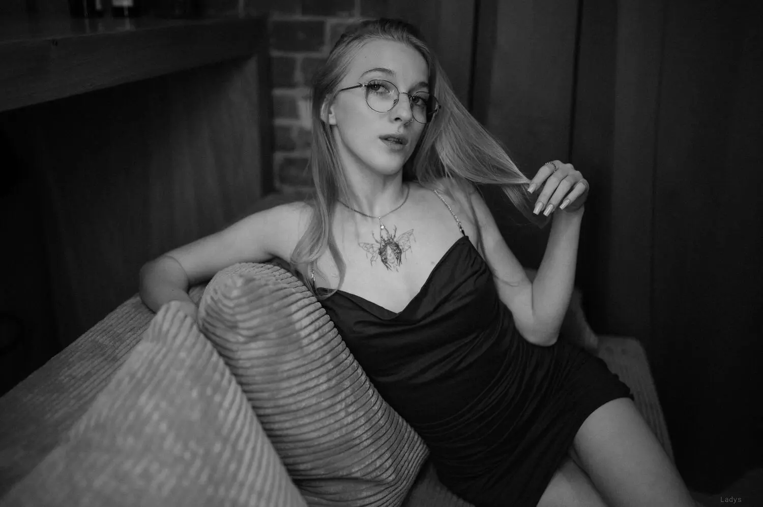 Celine, 23 years beautiful nude El Paso escorts girl, height 166 sm, Weight 50 kg