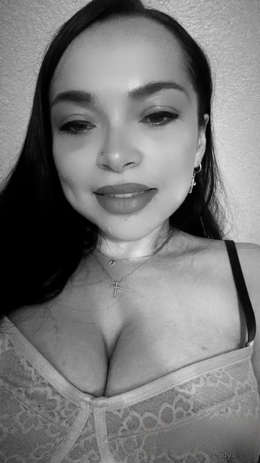 Sapphire, 30 years beautiful nude El Paso escorts girl, height 164 sm, Weight 57 kg