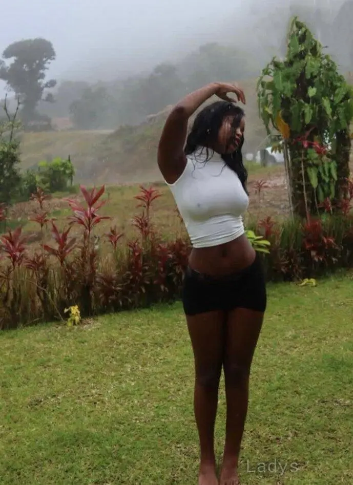 Olivia, years old Entebbe escort girl with big tits, height 159 sm, Weight kg