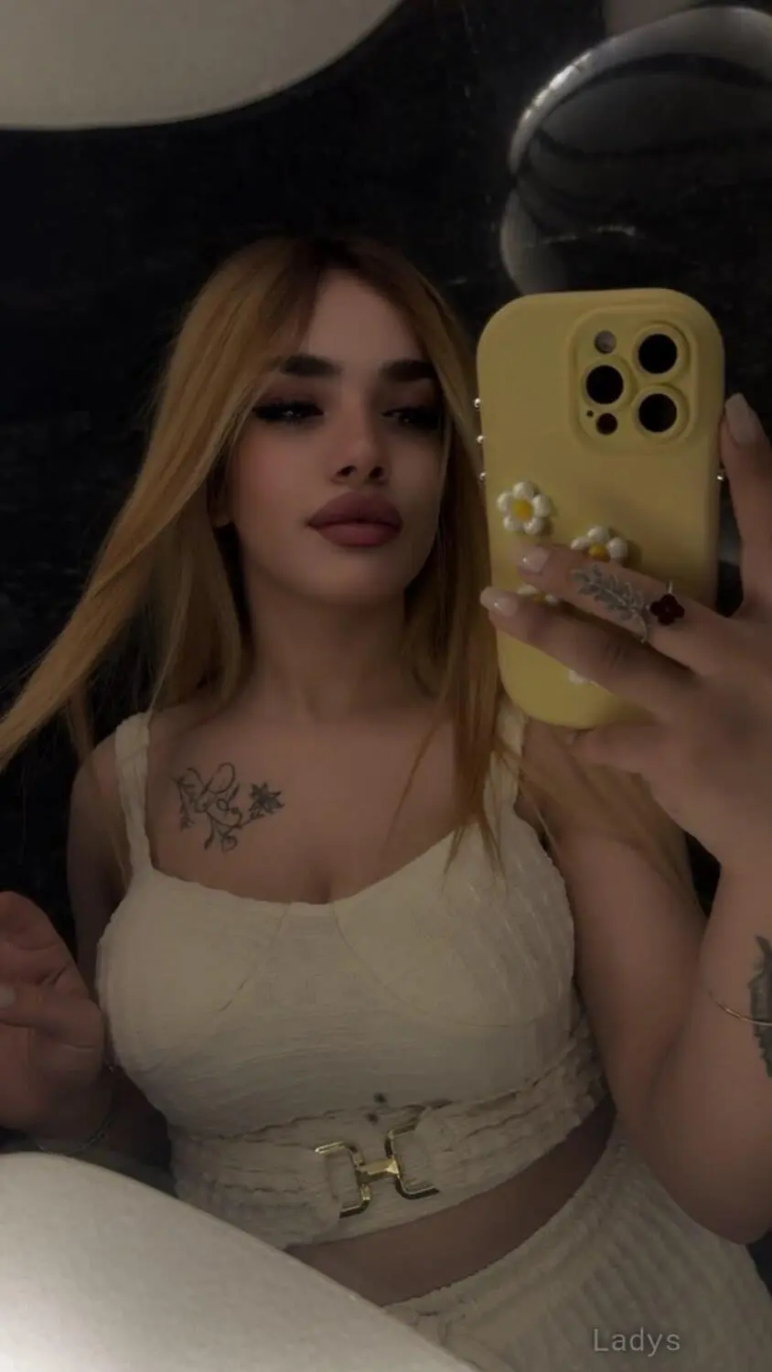 Ayosh, 21 years old Erbil escort girl with big tits, height 155 sm, Weight kg