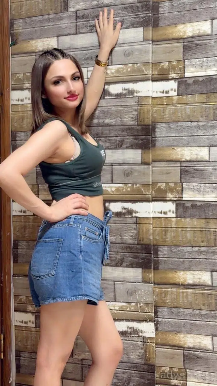 Meme, 19 years old Erbil escort girl with big tits, height 155 sm, Weight  kg