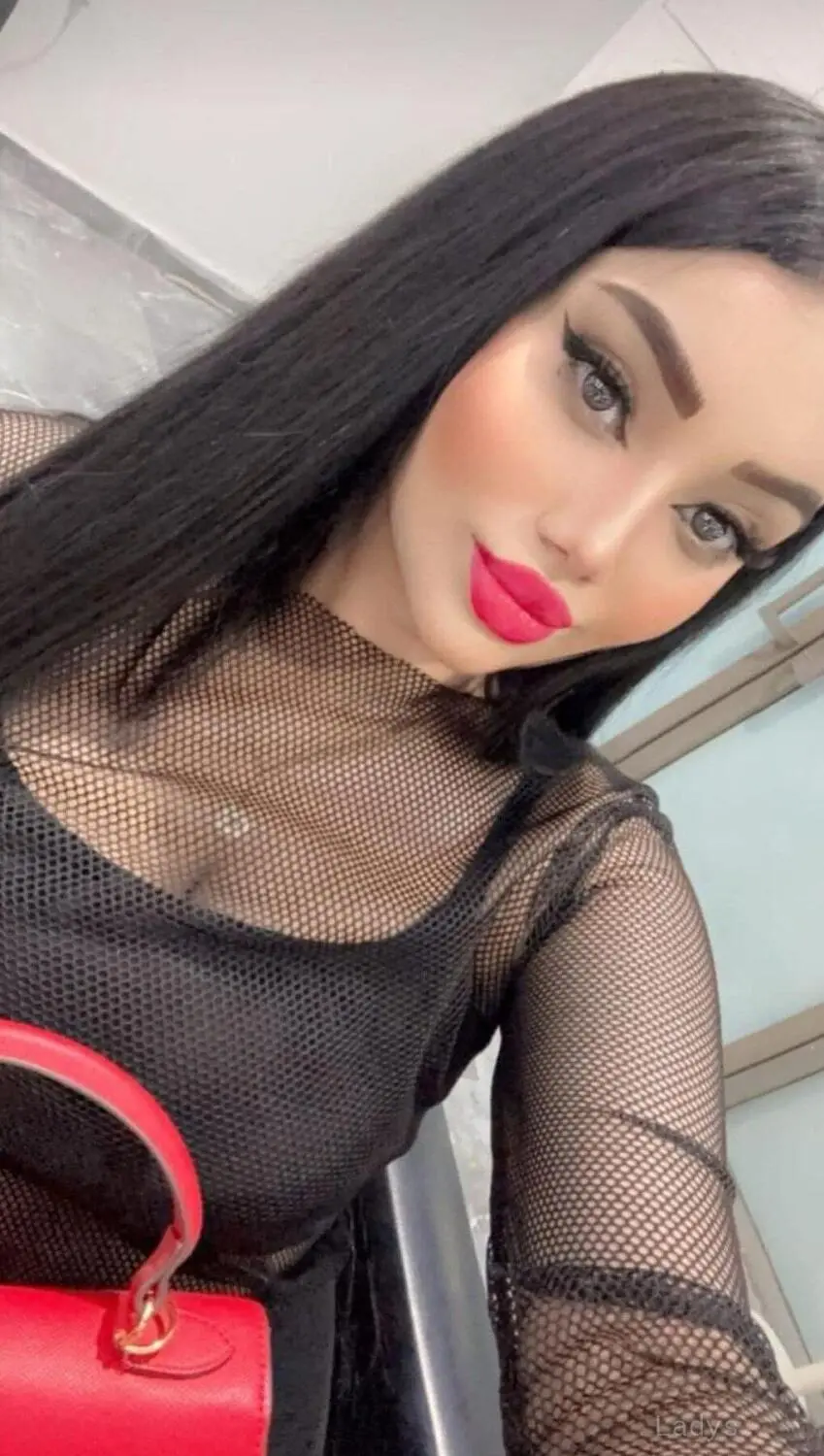 Rym, 22 years old Erbil escort girl with big tits, height 160 sm, Weight  kg