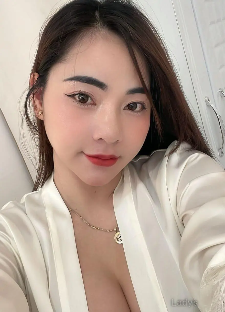 Hana, 23 years blonde escorts girl, height 168 sm, Weight kg, eros Abu Dhabi