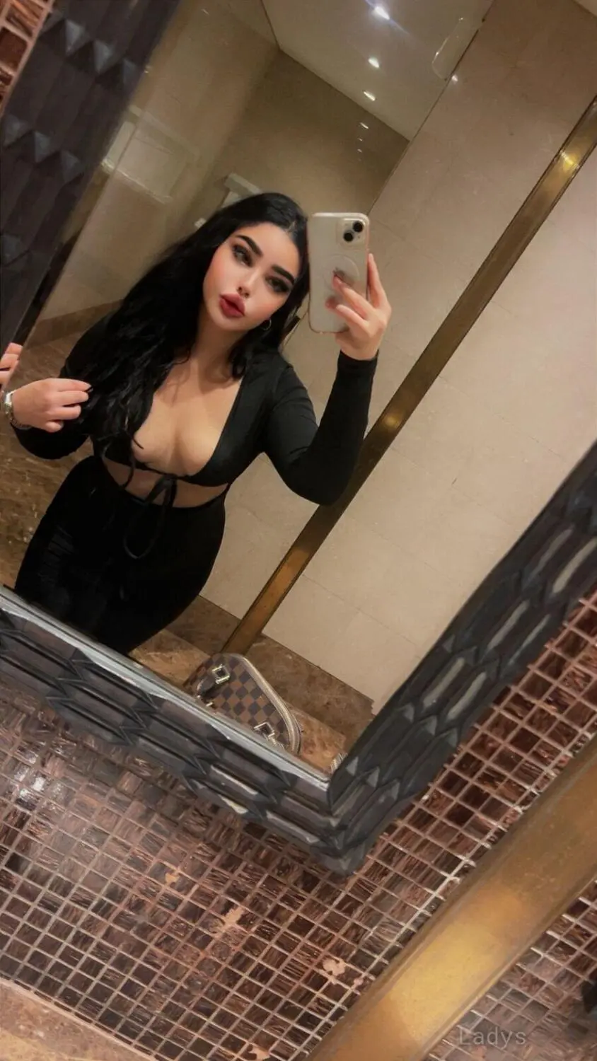 Lolo, 21 years blonde escorts girl, height 165 sm, Weight  kg, eros Abu Dhabi