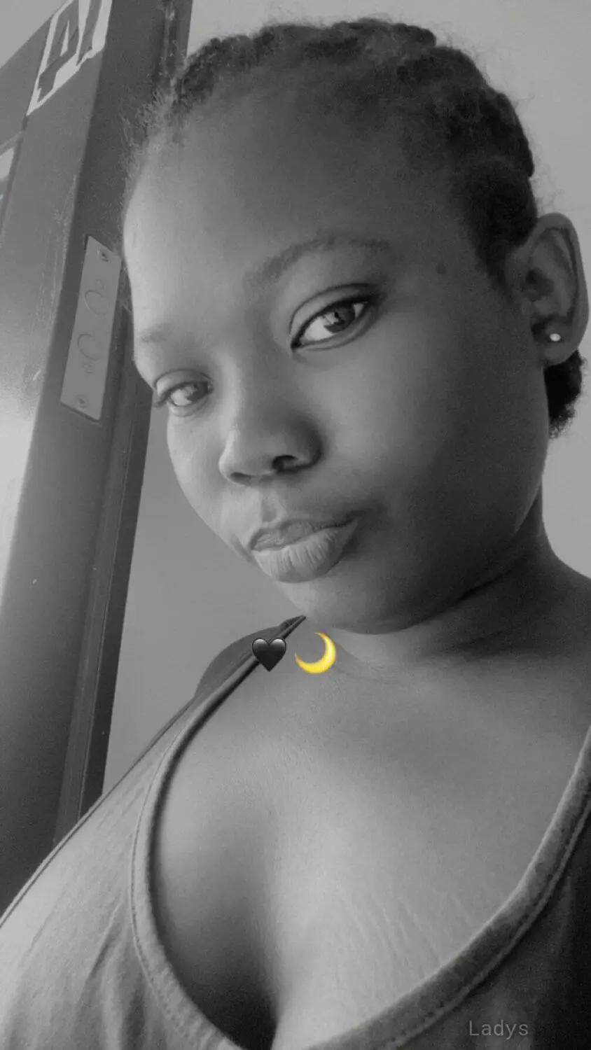 Sara, 25 years blonde escorts girl, height 168 sm, Weight  kg, eros Accra