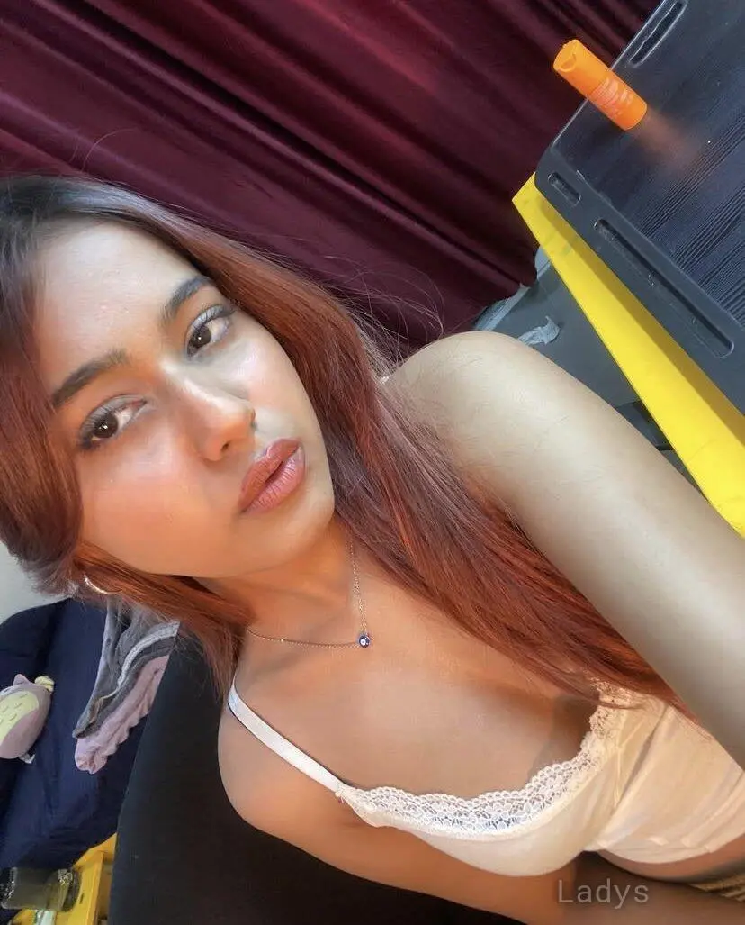 Anita, 22 years blonde escorts girl, height 164 sm, Weight kg, eros Al Khobar