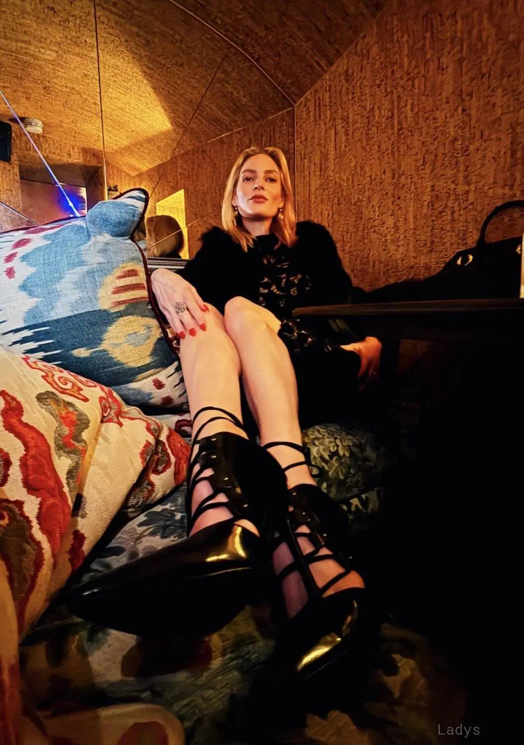 Lola, 32 years blonde escorts girl, height 170 sm, Weight kg, eros Amsterdam