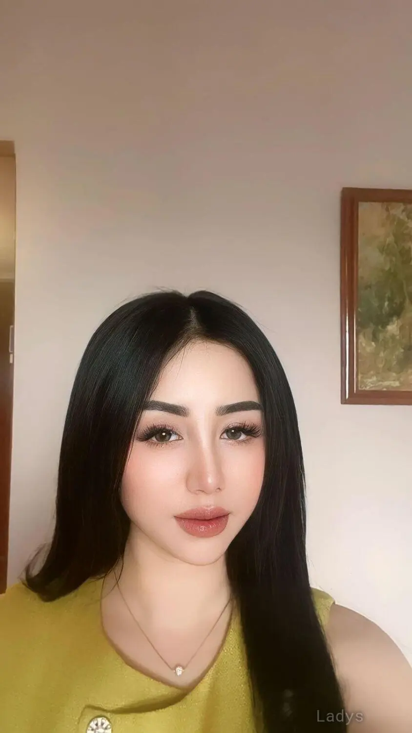 Laura Azura, 26 years blonde escorts girl, height 165 sm, Weight kg, eros Bali