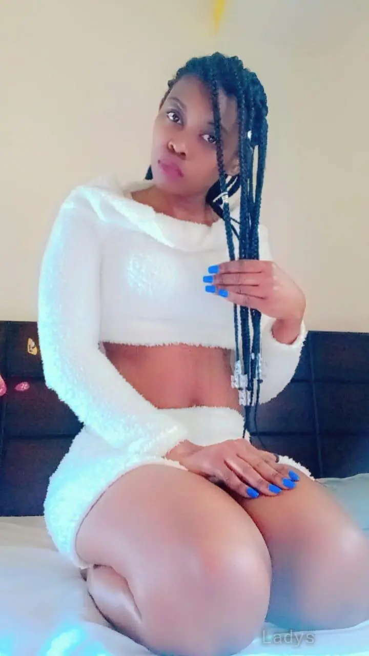 Ava, 23 years blonde escorts girl, height 166 sm, Weight kg, eros Bangalore