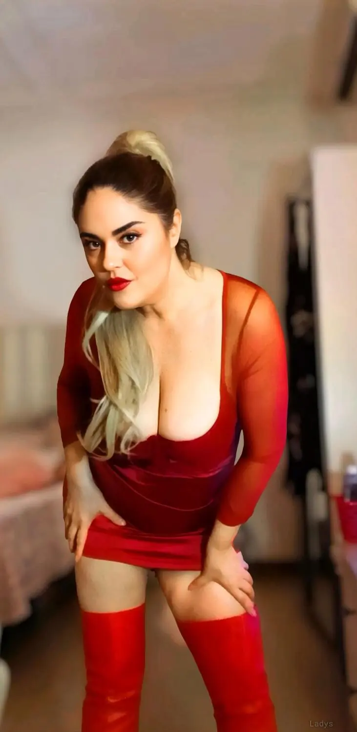 Kaly Luxe, 35 years blonde escorts girl, height 175 sm, Weight 78 kg, eros Barcelona