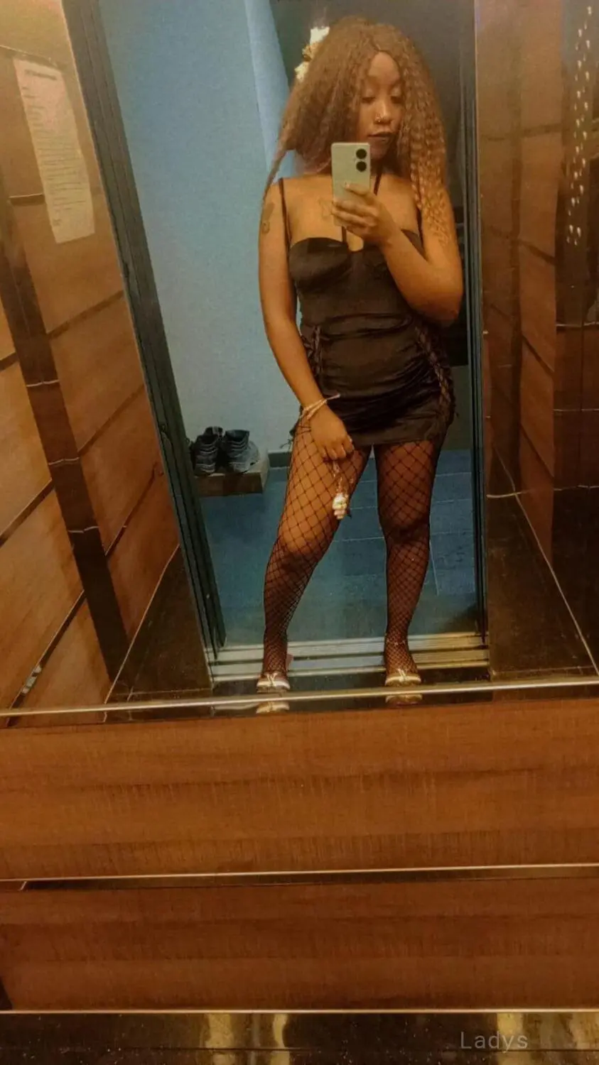 Ashly, 20 years blonde escorts girl, height 167 sm, Weight  kg, eros Beirut