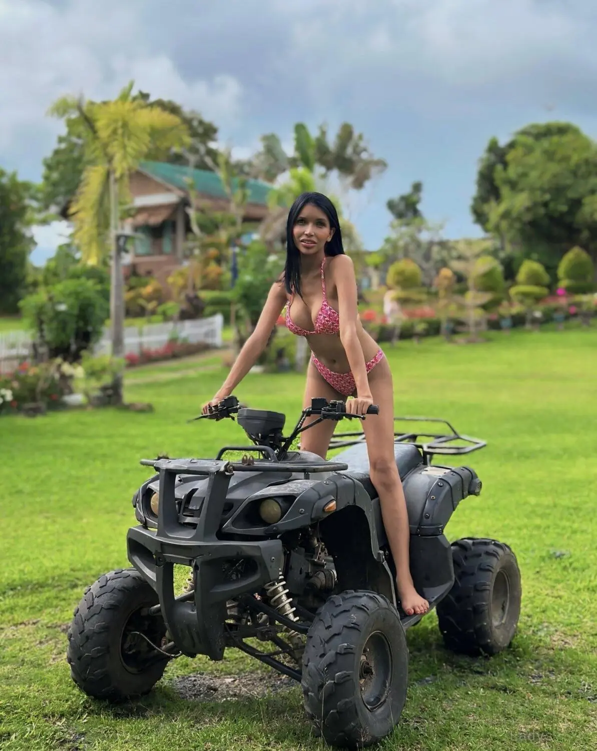 Tin, 25 years blonde escorts girl, height 165 sm, Weight kg, eros Cebu City