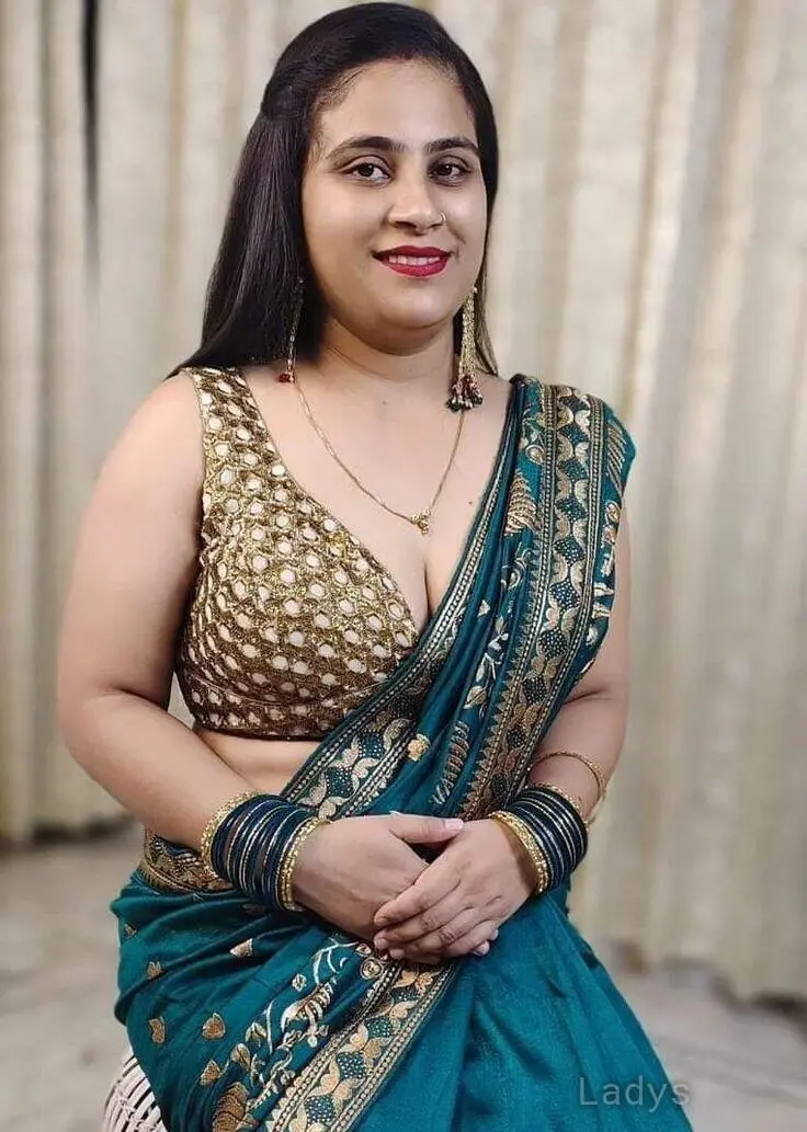 Ravina, 22 years blonde escorts girl, height 165 sm, Weight kg, eros Chennai
