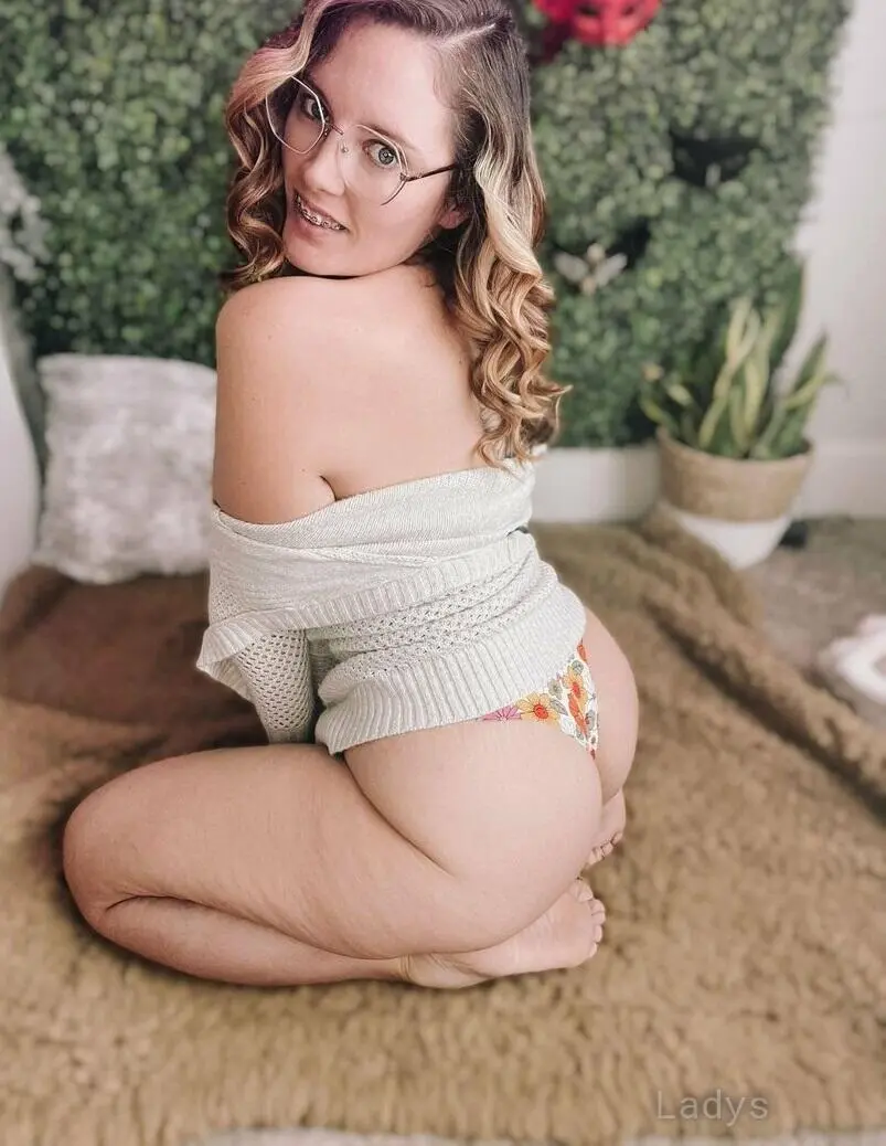 Sunnyrayxo, 30 years blonde escorts girl, height 160 sm, Weight 52 kg, eros Chicago