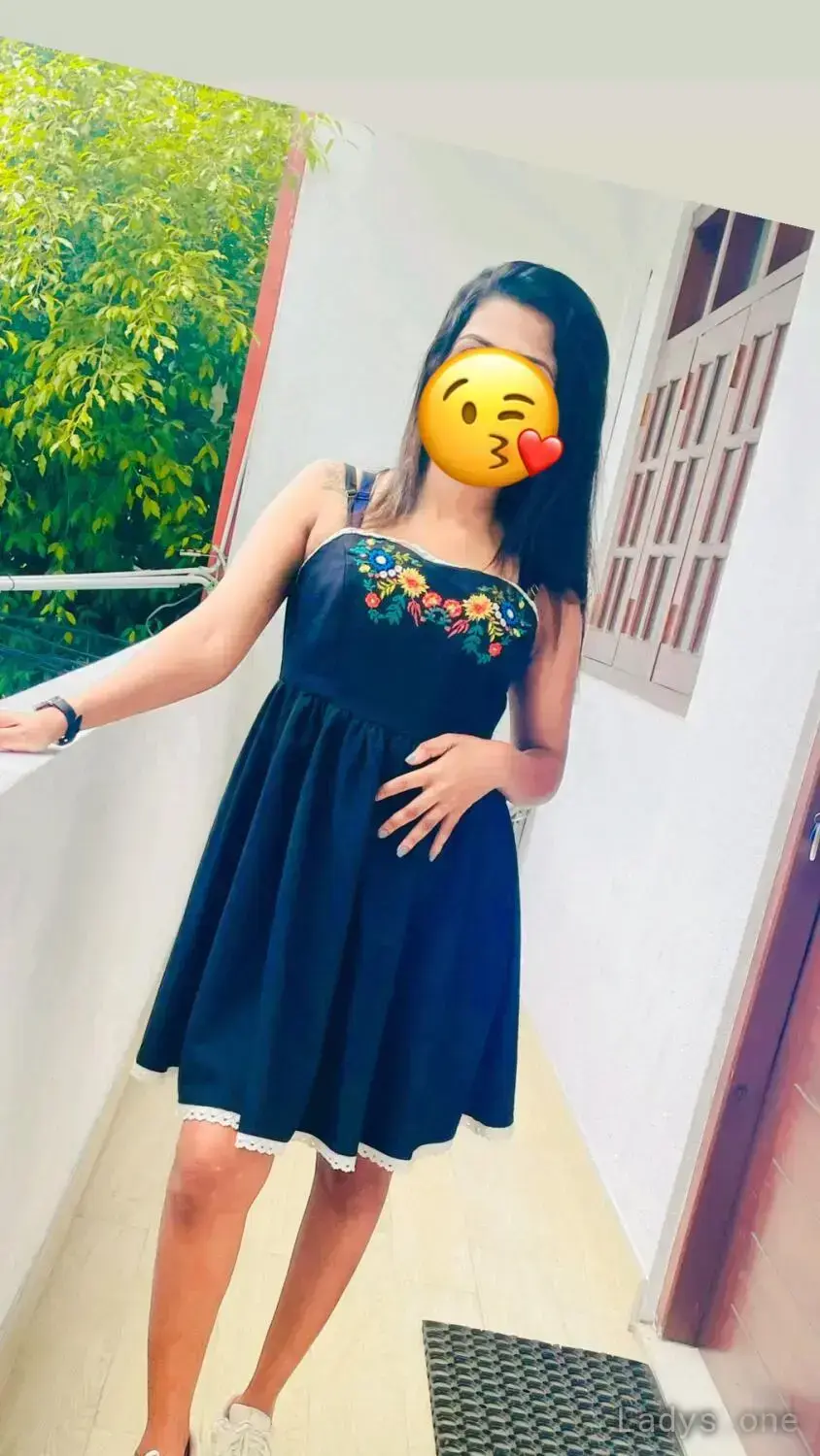 Sonali, 24 years blonde escorts girl, height sm, Weight kg, eros Colombo