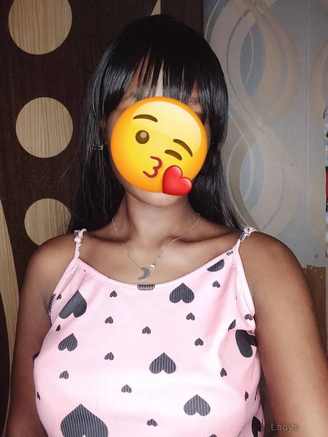 African Escort Girl 🥶 Ac Room 🥶🌬️, 25 years blonde escorts girl, height  sm, Weight  kg, eros Delhi