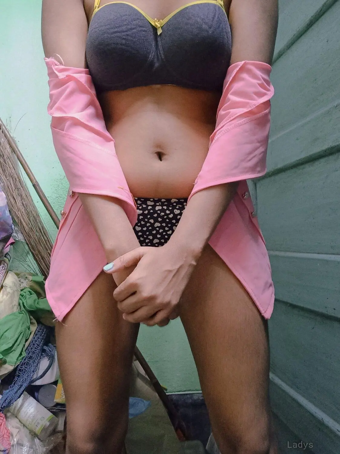 Ashnisha, 21 years blonde escorts girl, height 156 sm, Weight kg, eros Delhi