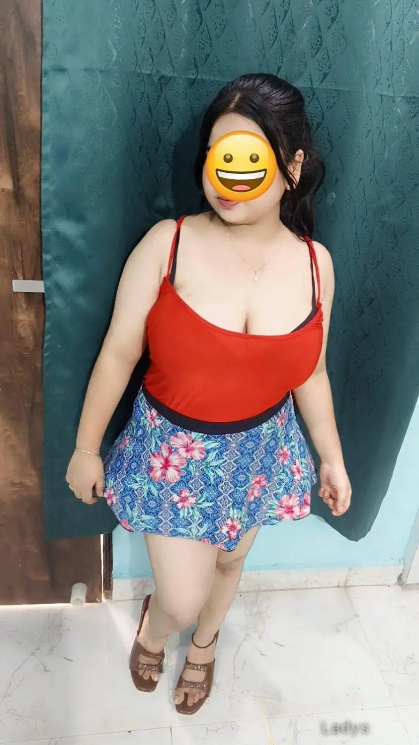 Big Busty Teen, 19 years blonde escorts girl, height 157 sm, Weight  kg, eros Delhi