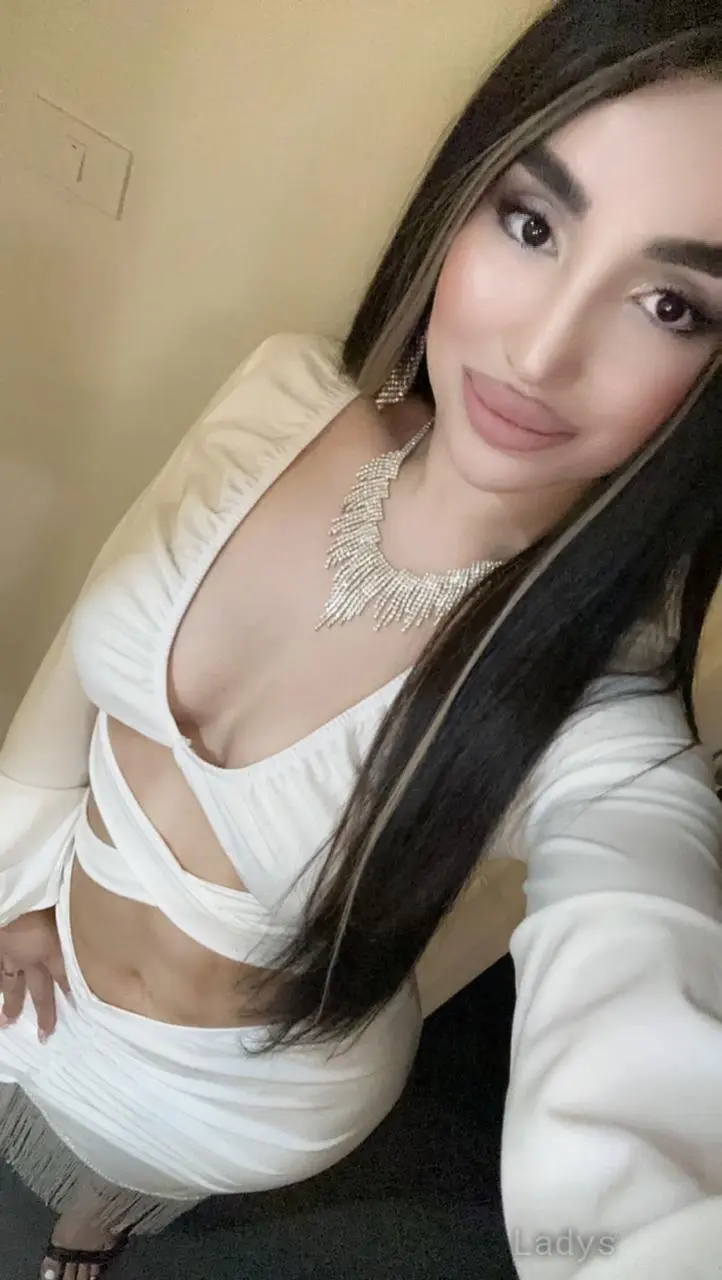 Navya, 22 years blonde escorts girl, height 155 sm, Weight  kg, eros Delhi