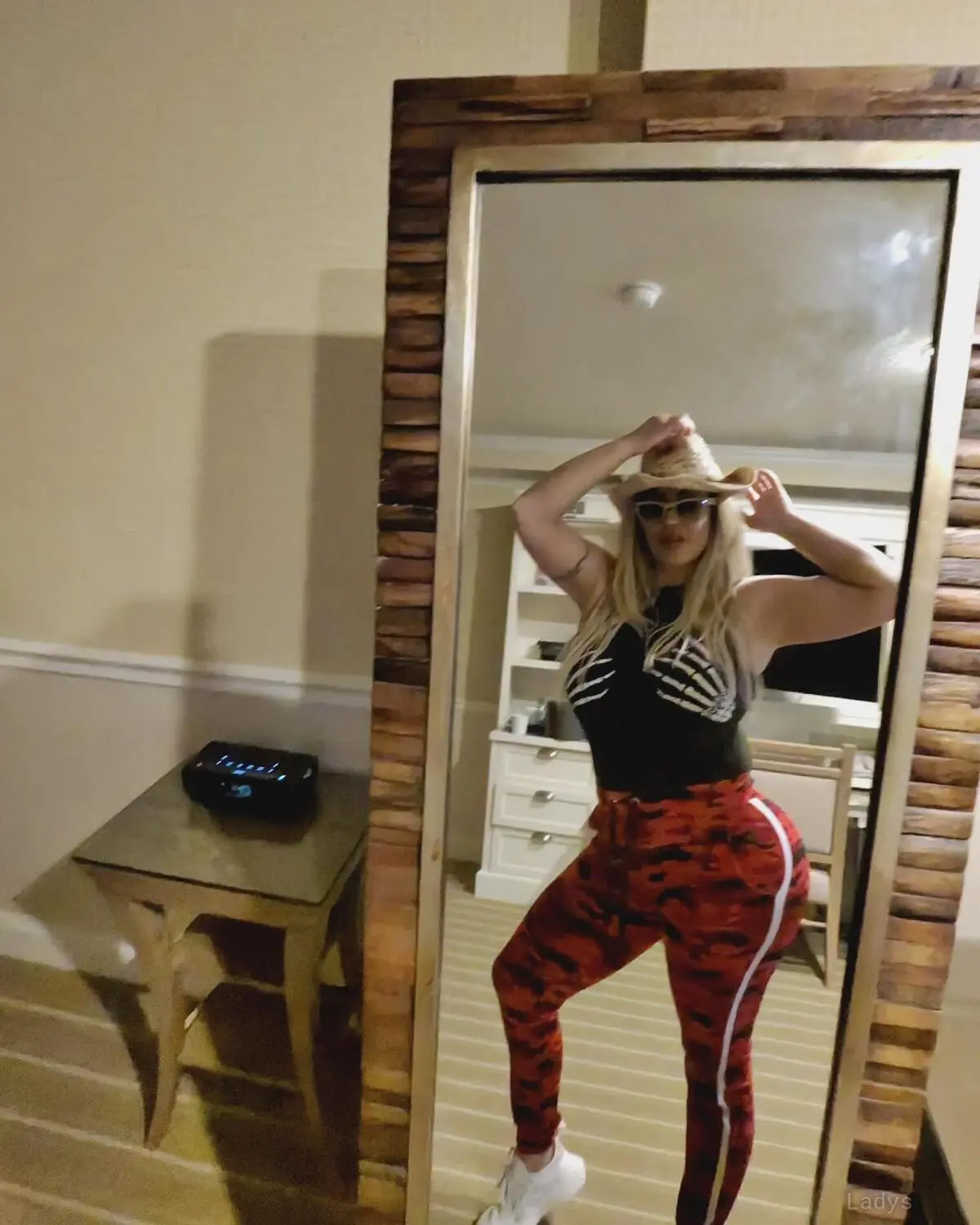 Nottysquad, 31 years blonde escorts girl, height 171 sm, Weight 63 kg, eros Delhi