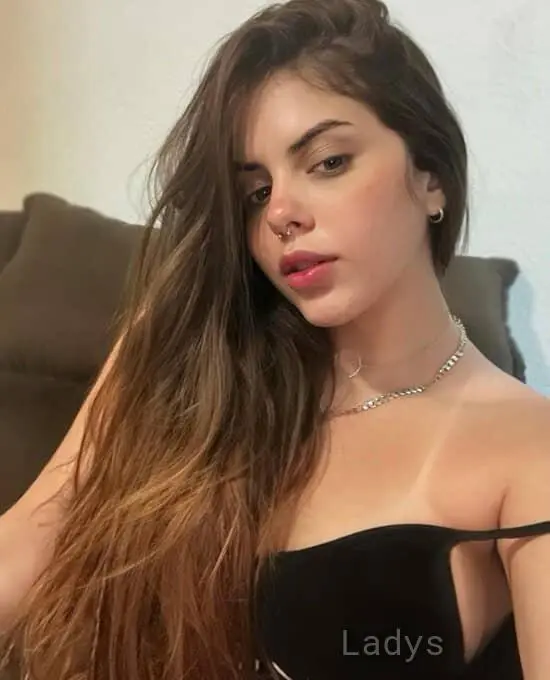 Mélissa Laporte, 38 years beautiful nude Dijon escorts girl, height 120 sm, Weight 36 kg