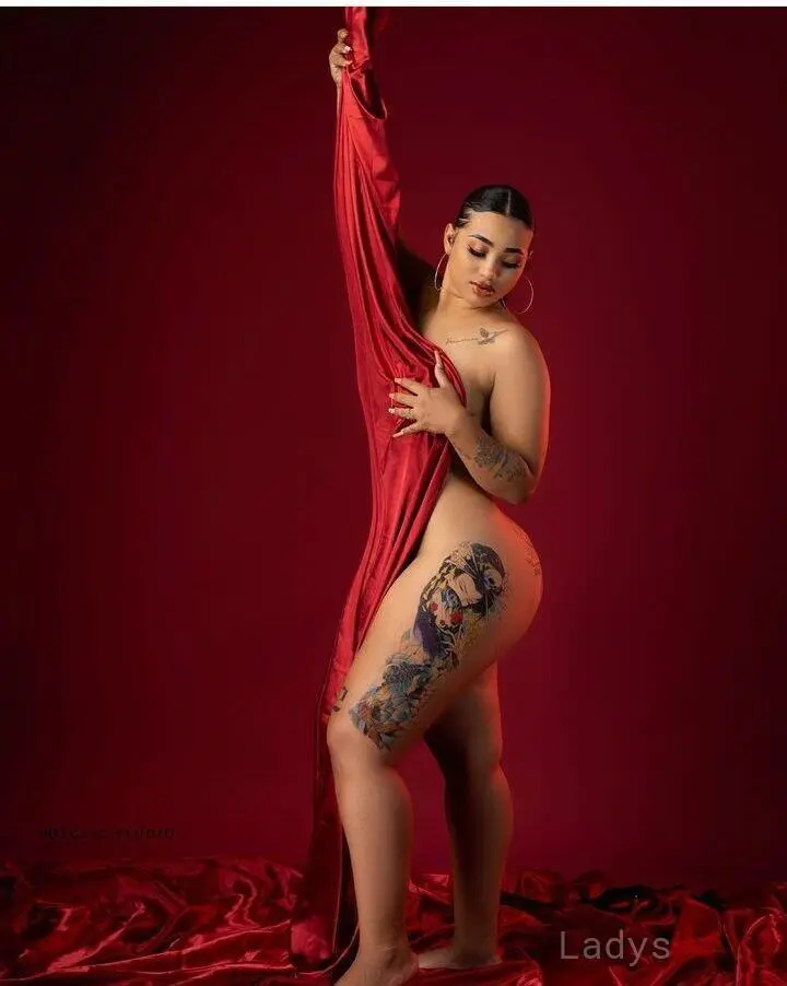 Cassie, 24 years blonde escorts girl, height 170 sm, Weight kg, eros Doha