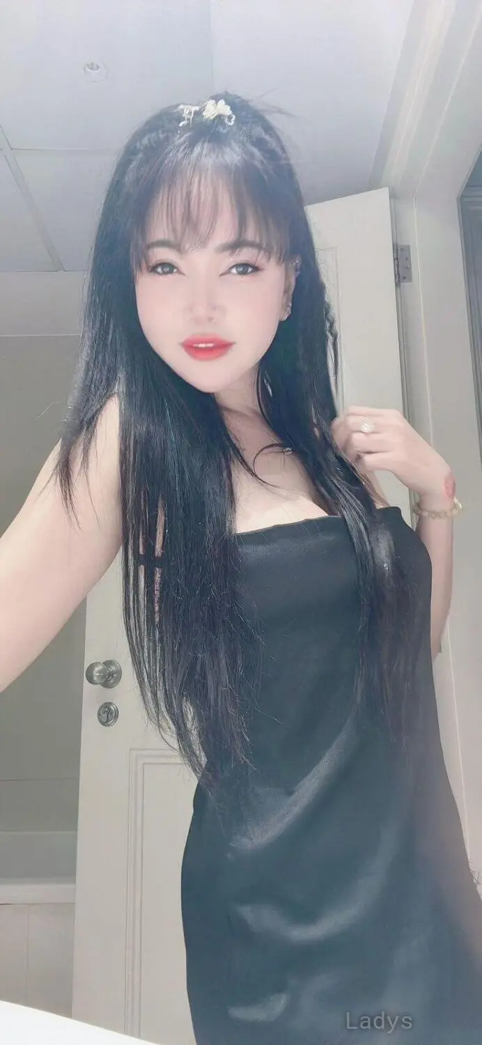 Ella, 22 years blonde escorts girl, height 168 sm, Weight kg, eros Doha