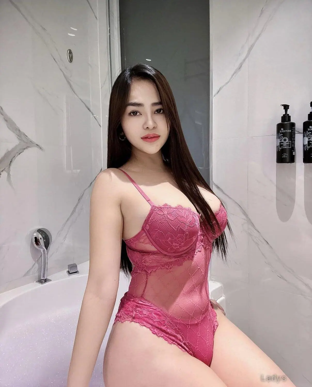 Mika, 24 years blonde escorts girl, height 160 sm, Weight kg, eros Doha