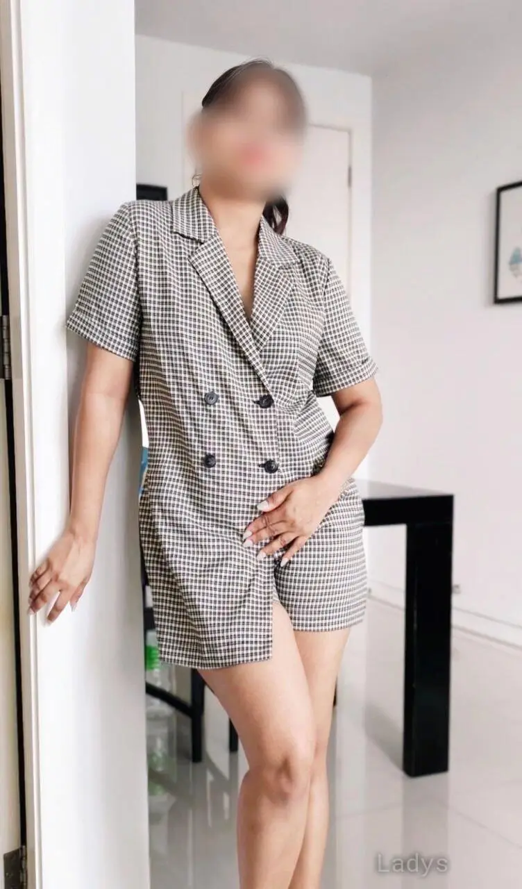 Daisy, 25 years blonde escorts girl, height 167 sm, Weight kg, eros Dubai