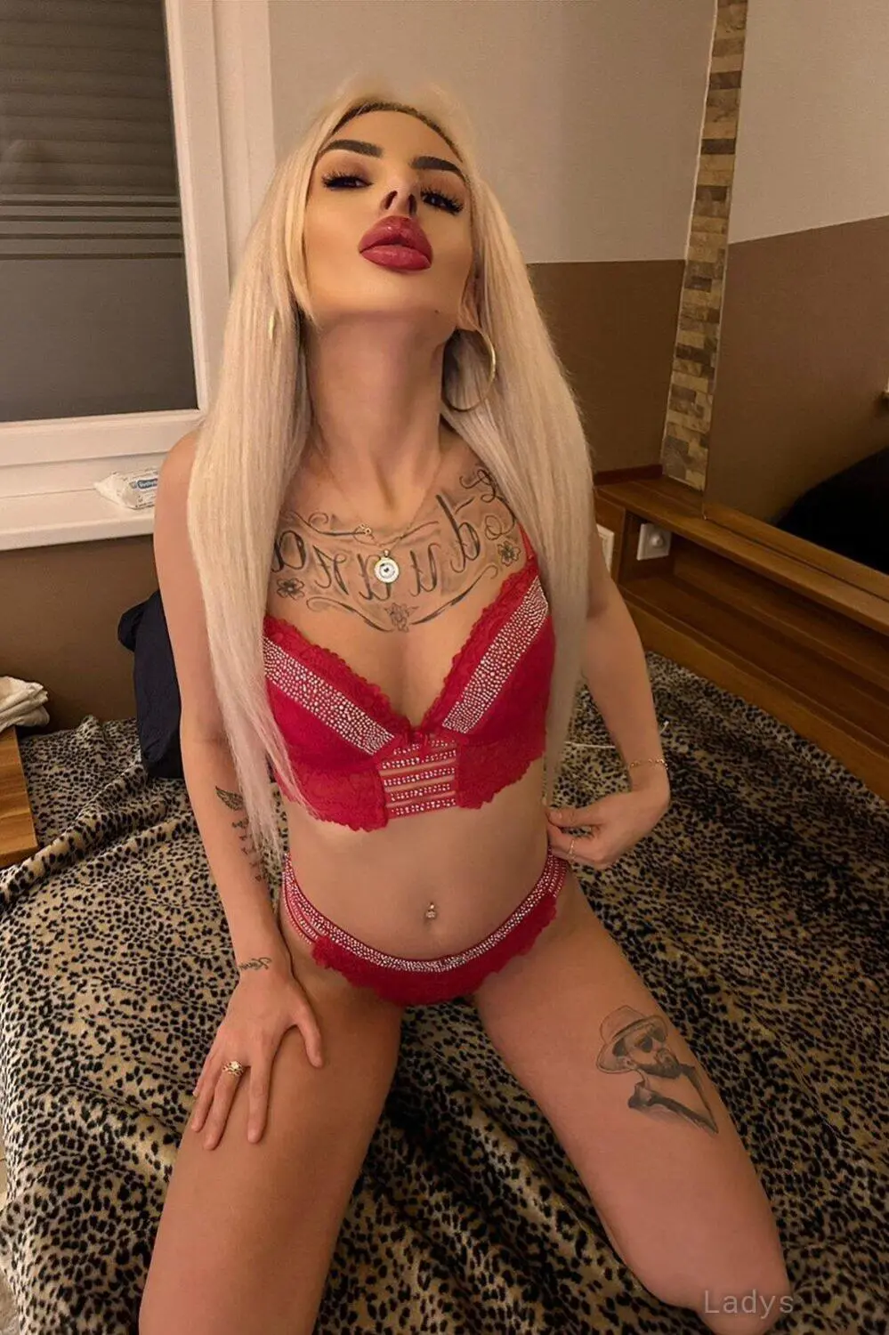 Karina, 25 years blonde escorts girl, height 168 sm, Weight kg, eros Dubai