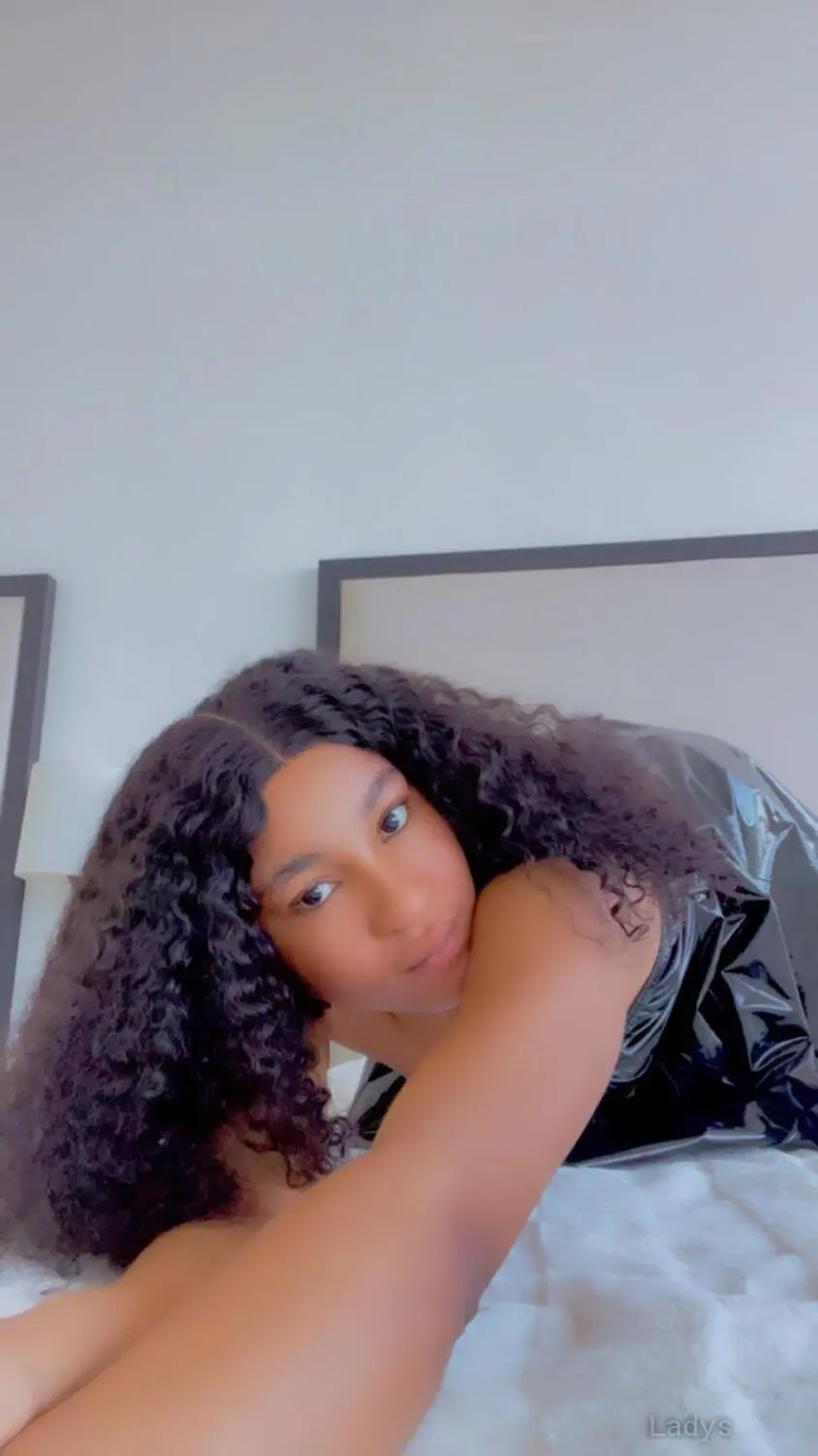 Kim, 22 years blonde escorts girl, height 162 sm, Weight kg, eros Dubai