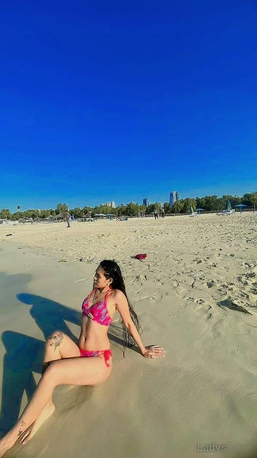 Lean, 27 years blonde escorts girl, height 168 sm, Weight kg, eros Dubai