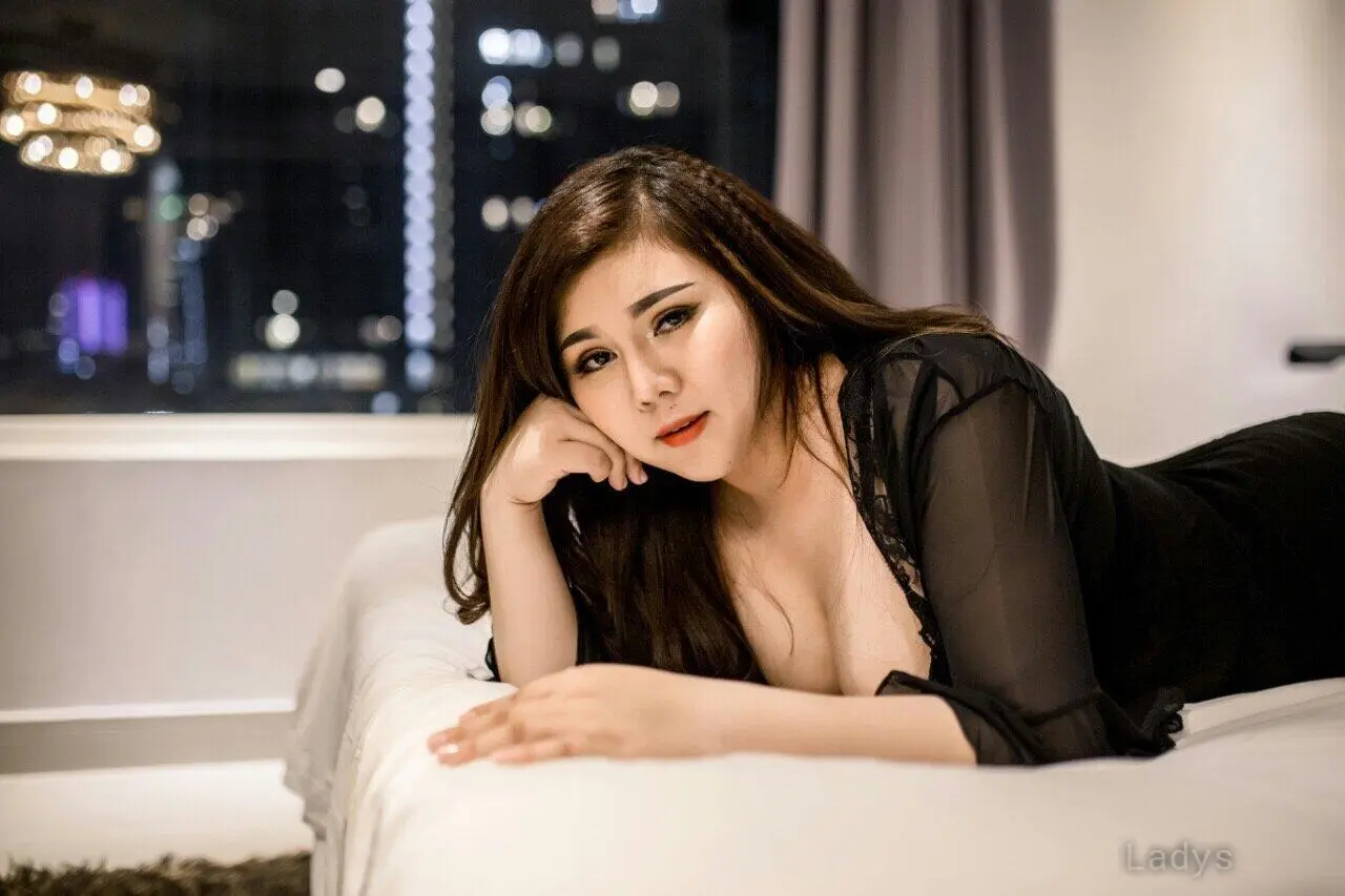 ️Lina, 23 years blonde escorts girl, height 170 sm, Weight  kg, eros Dubai