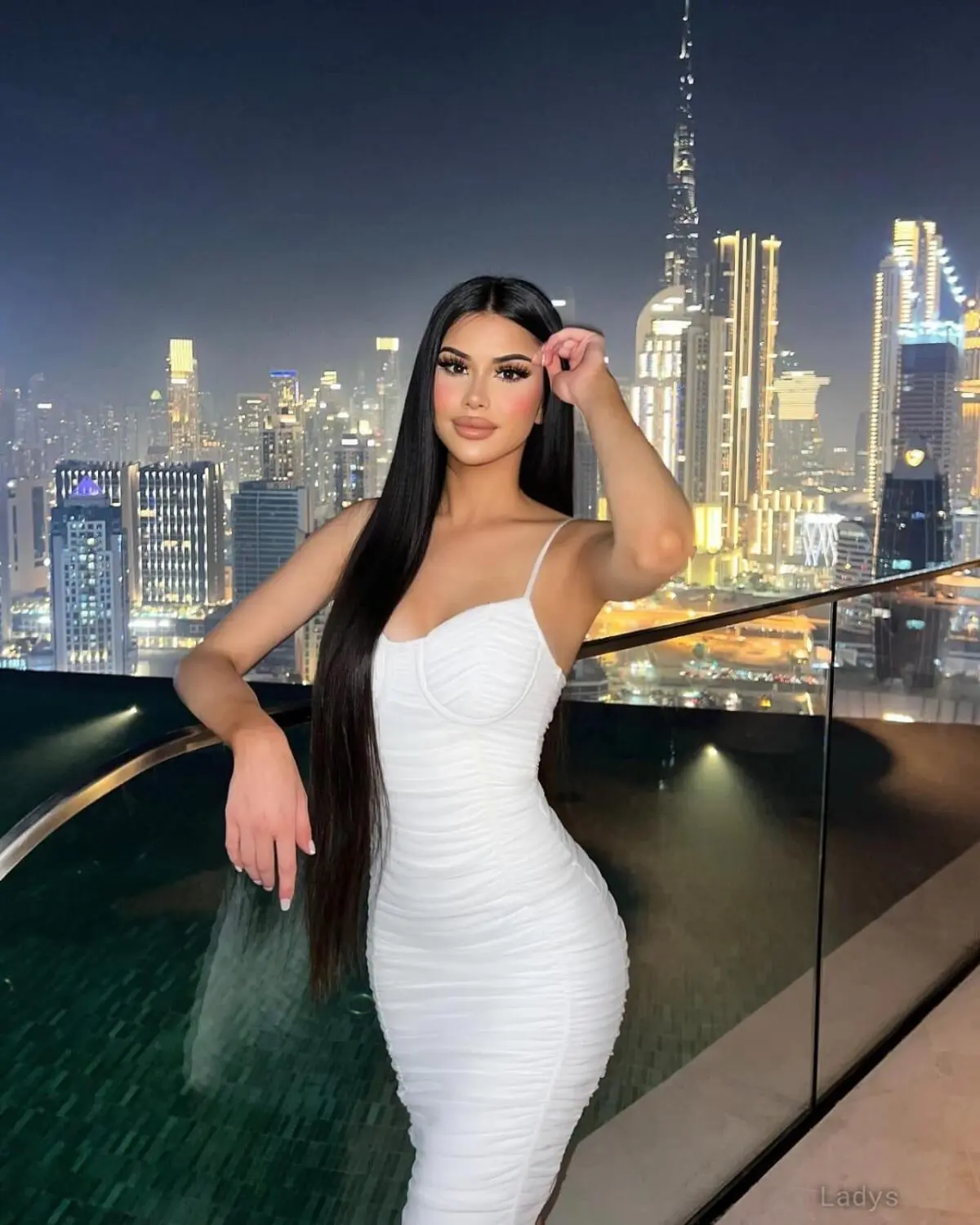 Sarah, 22 years blonde escorts girl, height 168 sm, Weight 52 kg, eros Dubai