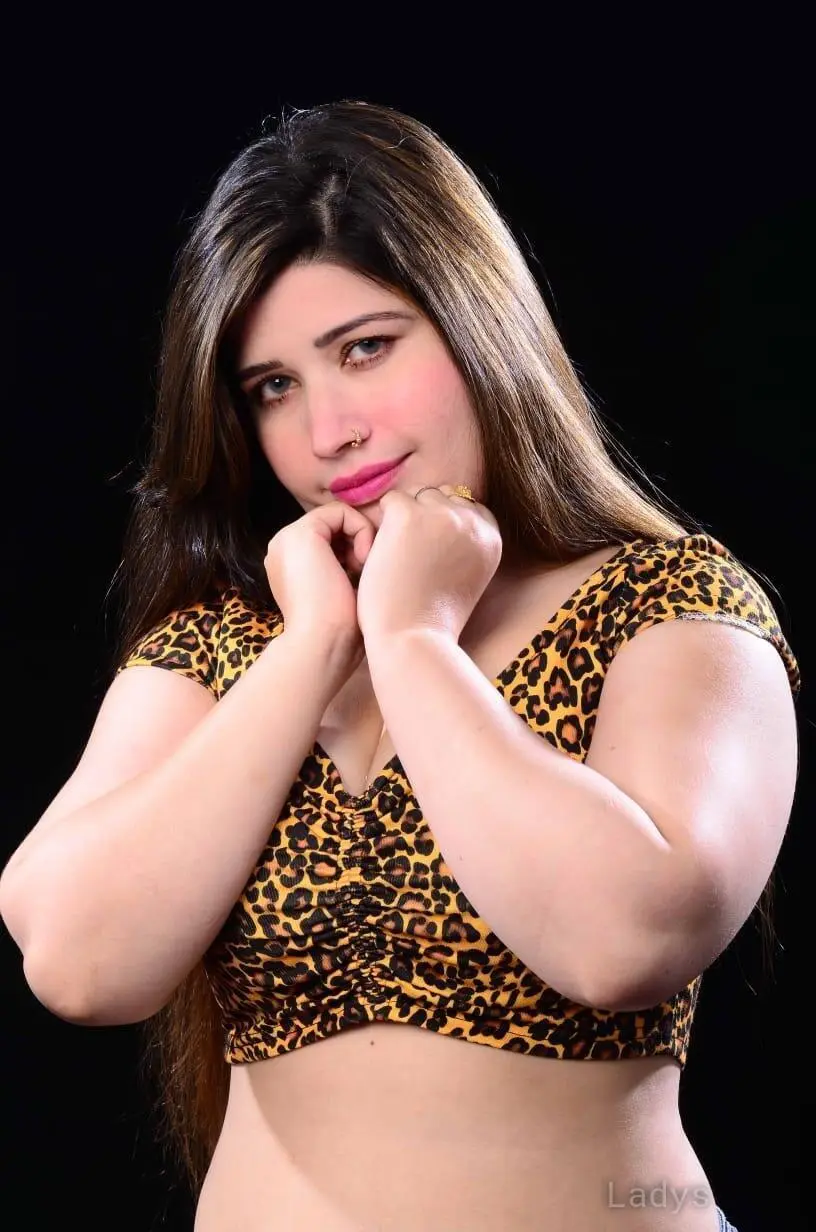 Yamini Busty Girl, 24 years blonde escorts girl, height 169 sm, Weight kg, eros Dubai