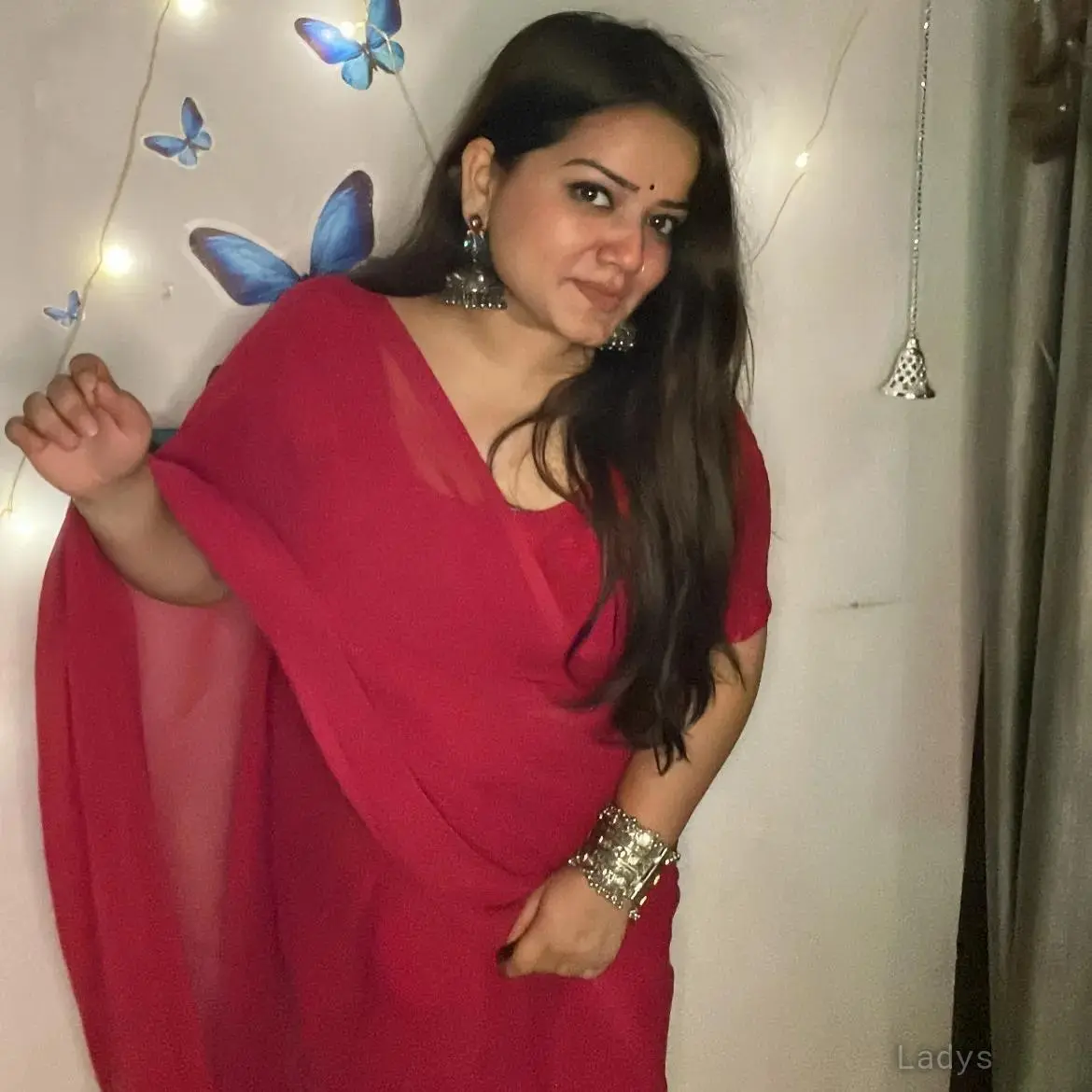 Kavya, 22 years blonde escorts girl, height 154 sm, Weight  kg, eros Faridabad