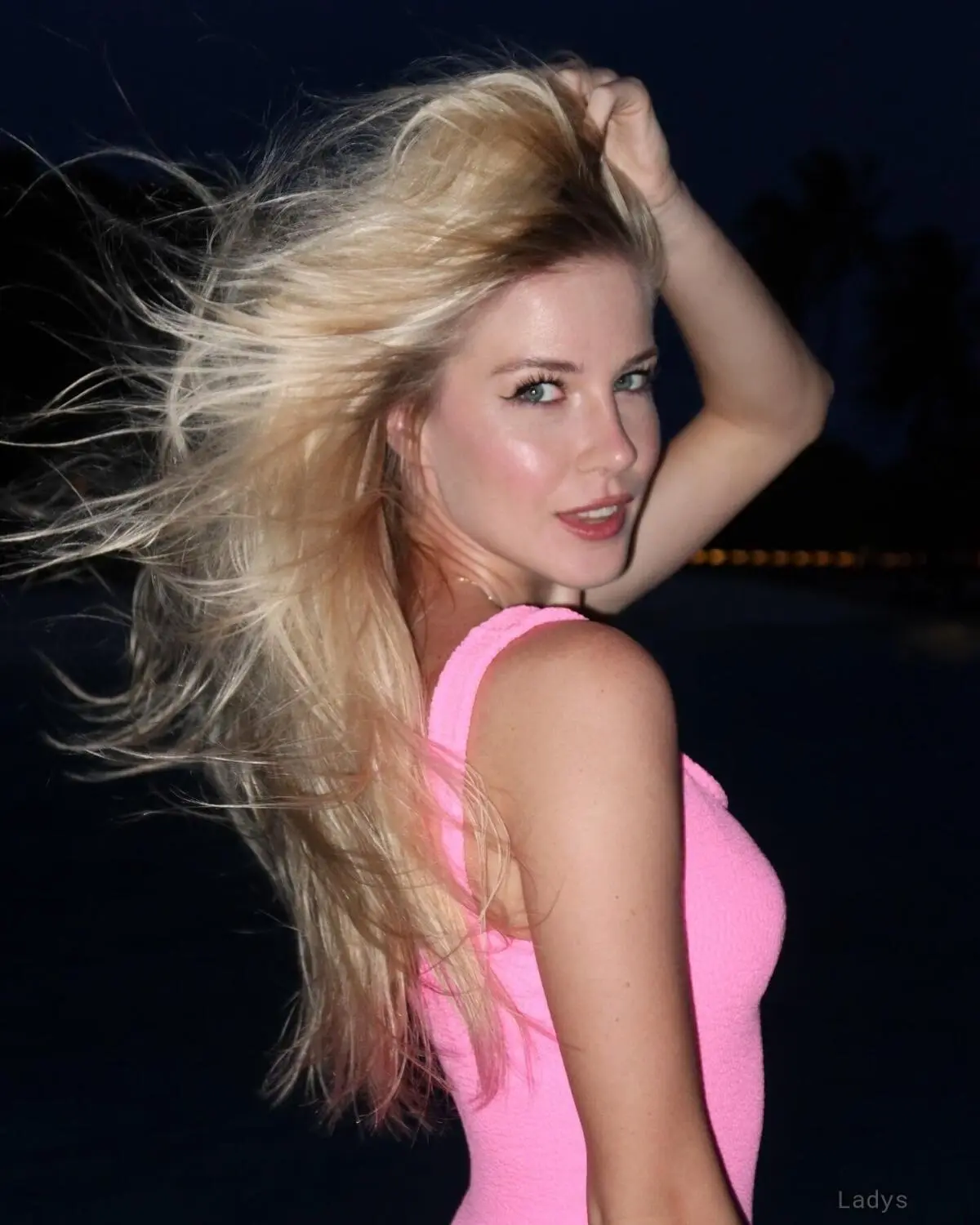 Kriss1onee, 26 years blonde escorts girl, height 168 sm, Weight 55 kg, eros Frankfurt