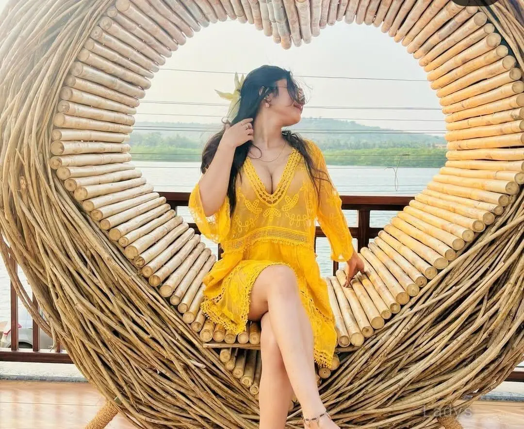 Verifie high profile indian & Russian, years blonde escorts girl, height sm, Weight kg, eros Gurgaon