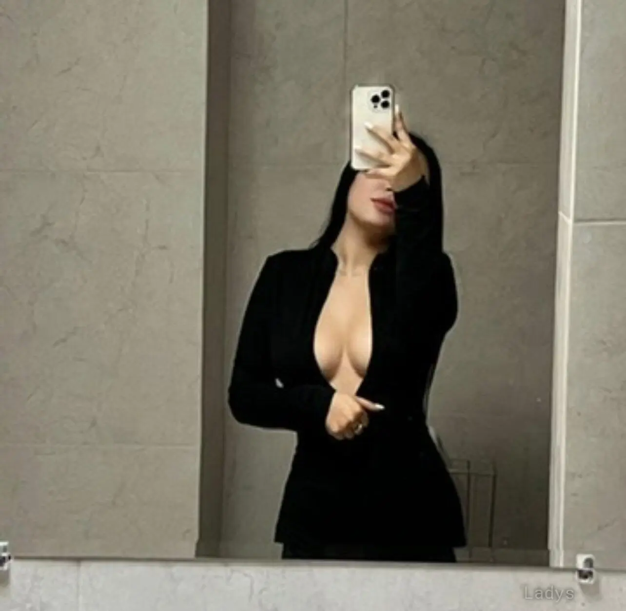 Le, 23 years blonde escorts girl, height 170 sm, Weight kg, eros Ho Chi Minh
